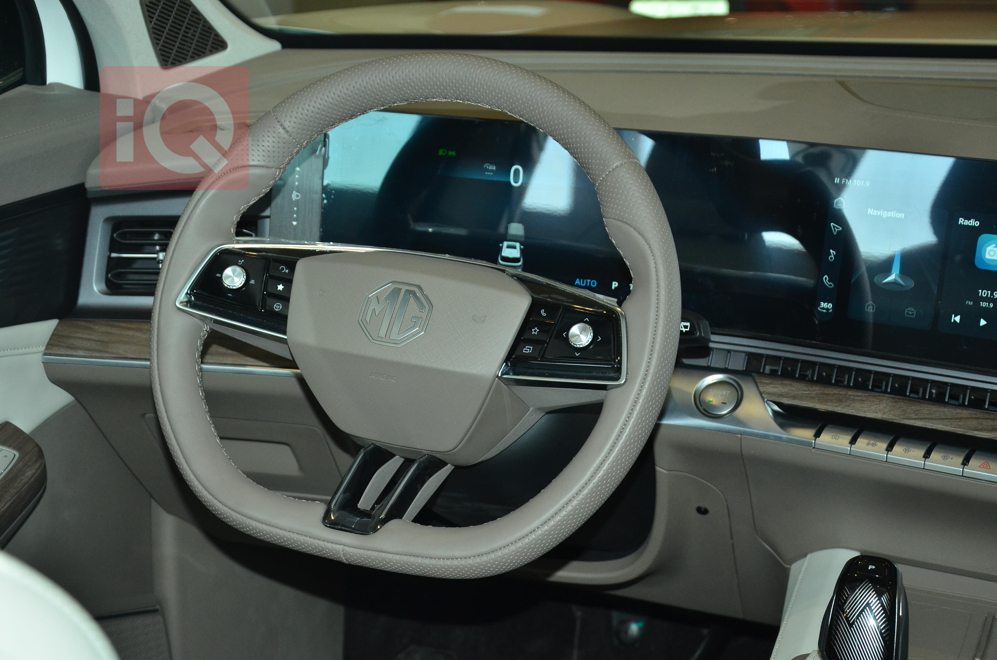 https://cdn.iqcars.ioDSC_0747.JPG